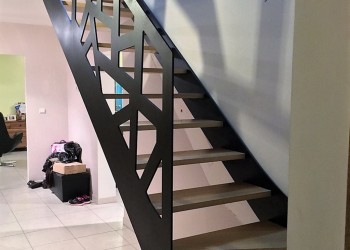 Lynium escalier réalisation verre bois acier